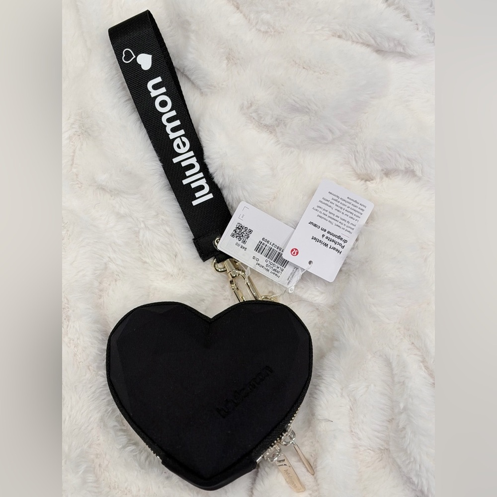 NWT LULULEMON HEART WRISTLET BLACK GOLD - Picture 6 of 9